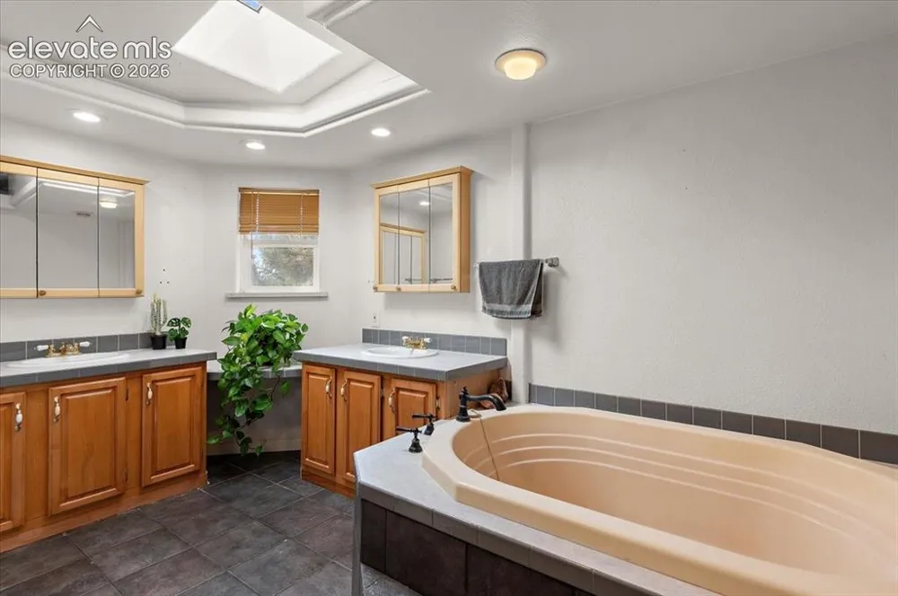 544 Raymont Drive Pueblo, CO 81007