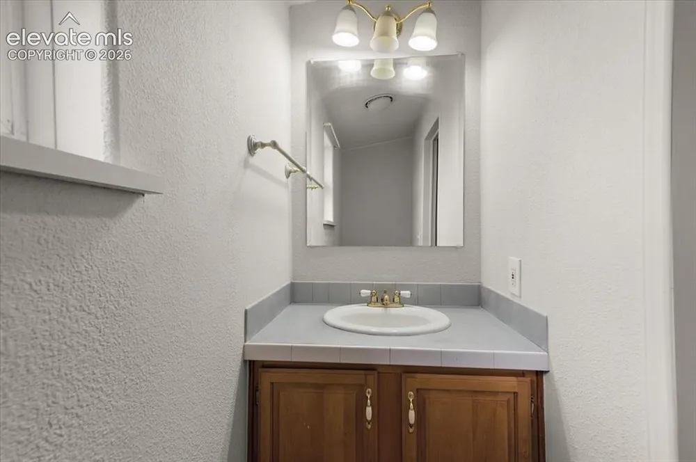 544 Raymont Drive Pueblo, CO 81007