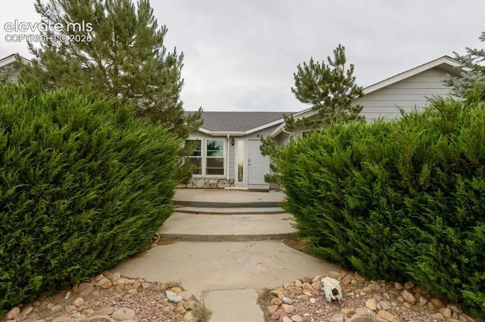 544 Raymont Drive Pueblo, CO 81007