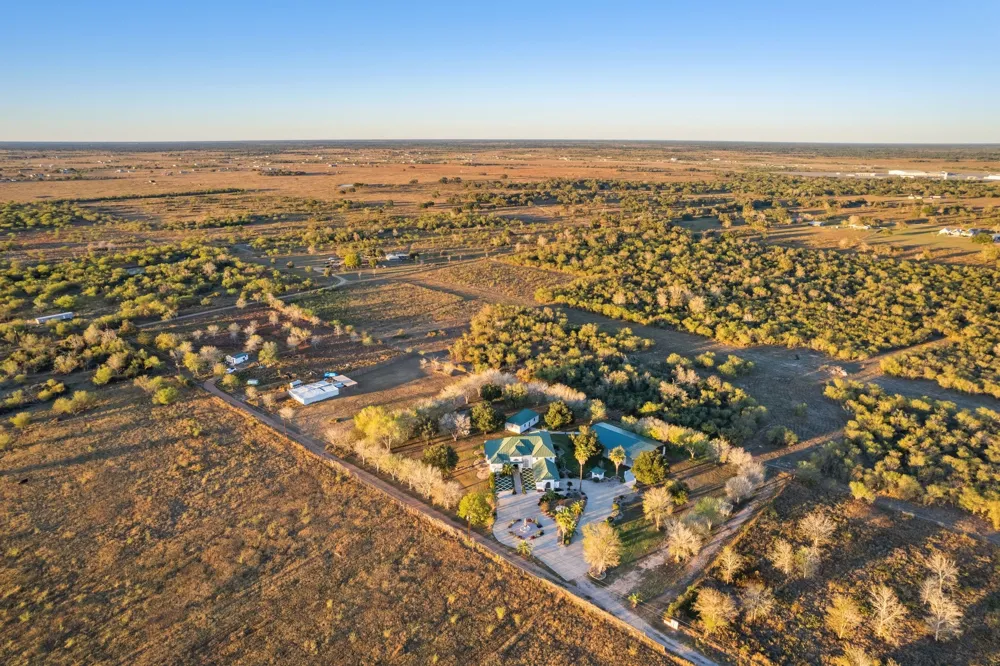 968 Tate Road Victoria, TX 77904