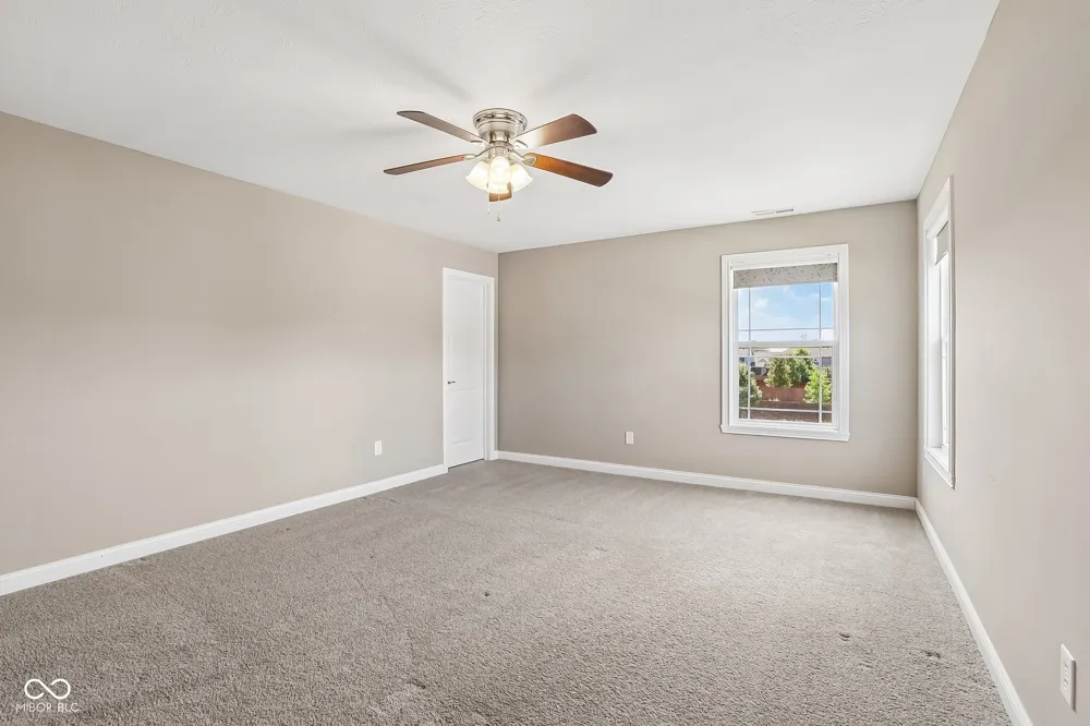 6077 Dugan Drive Whitestown, IN 46075