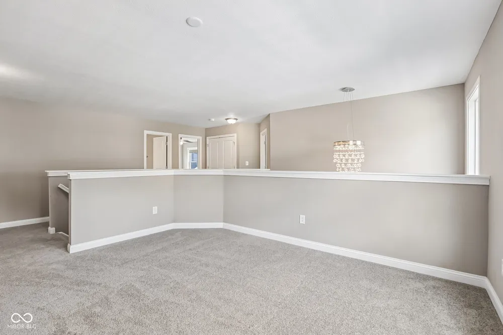 6077 Dugan Drive Whitestown, IN 46075