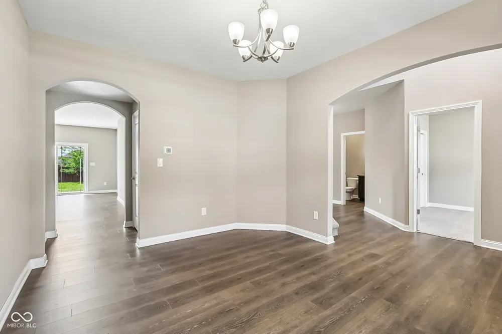 6077 Dugan Drive Whitestown, IN 46075