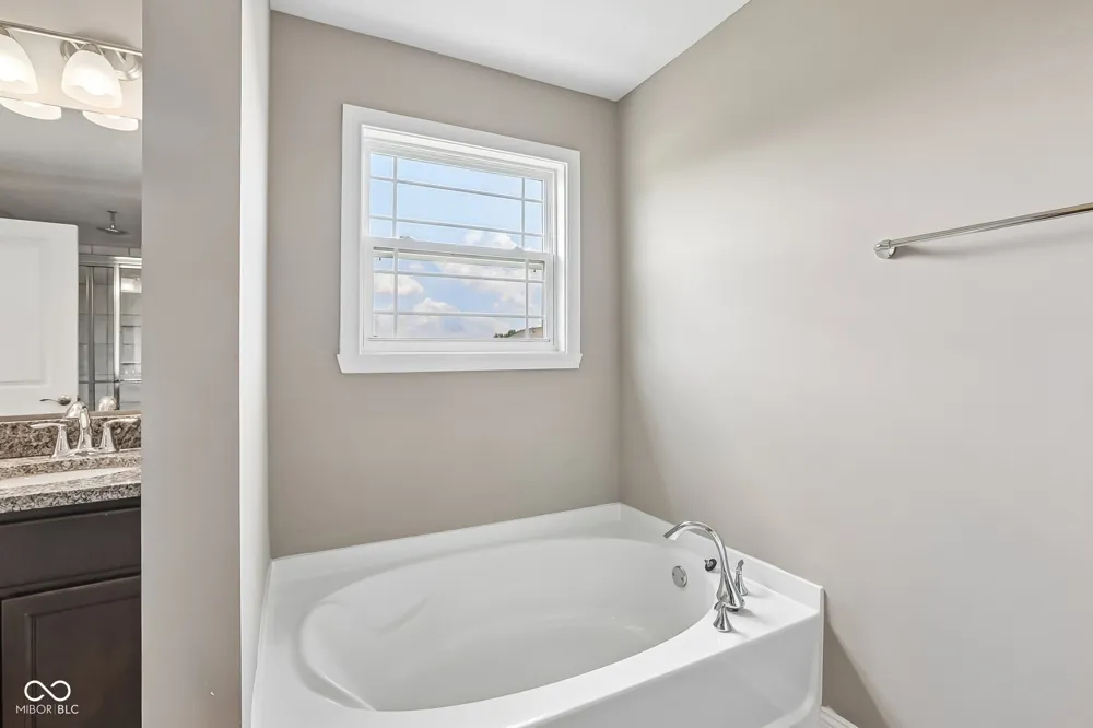 6077 Dugan Drive Whitestown, IN 46075
