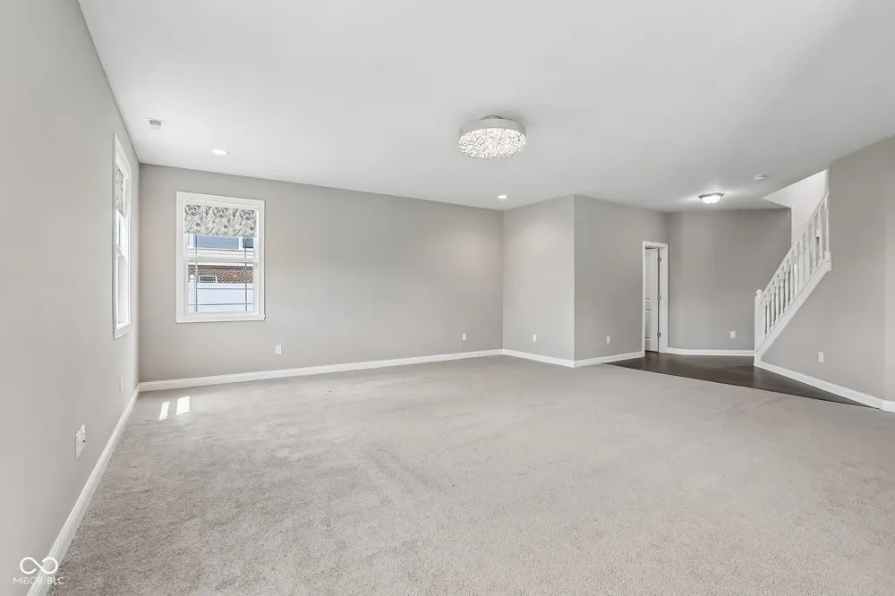 6077 Dugan Drive Whitestown, IN 46075