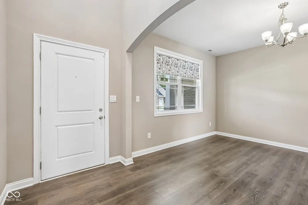 6077 Dugan Drive Whitestown, IN 46075