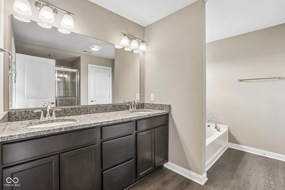 6077 Dugan Drive Whitestown, IN 46075