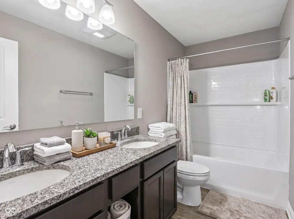 6077 Dugan Drive Whitestown, IN 46075