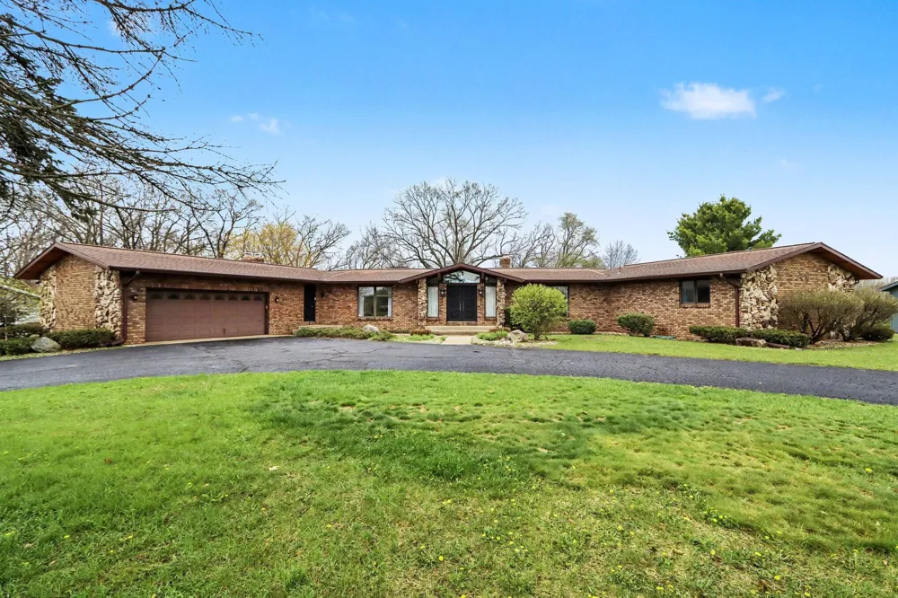 56585 Fairway Drive Paw Paw, MI 49079