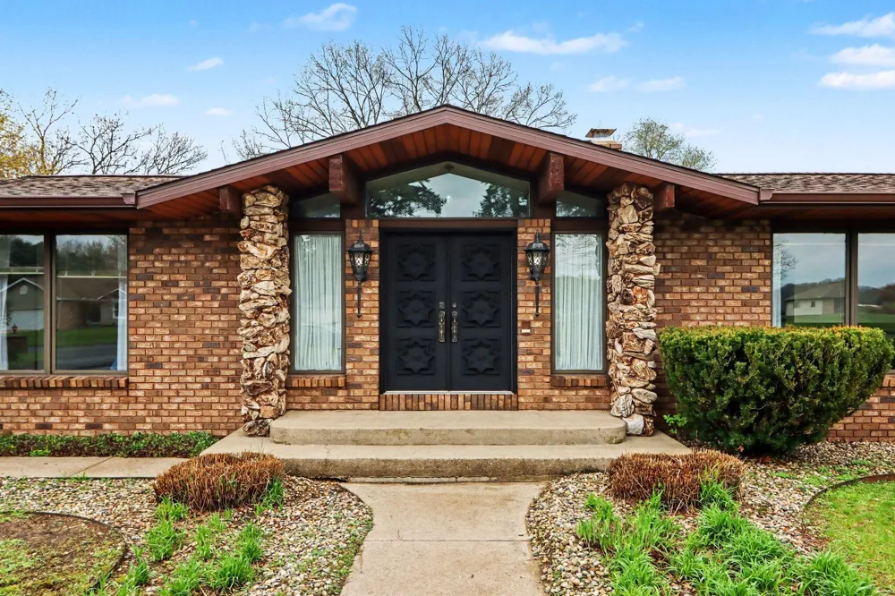 56585 Fairway Drive Paw Paw, MI 49079