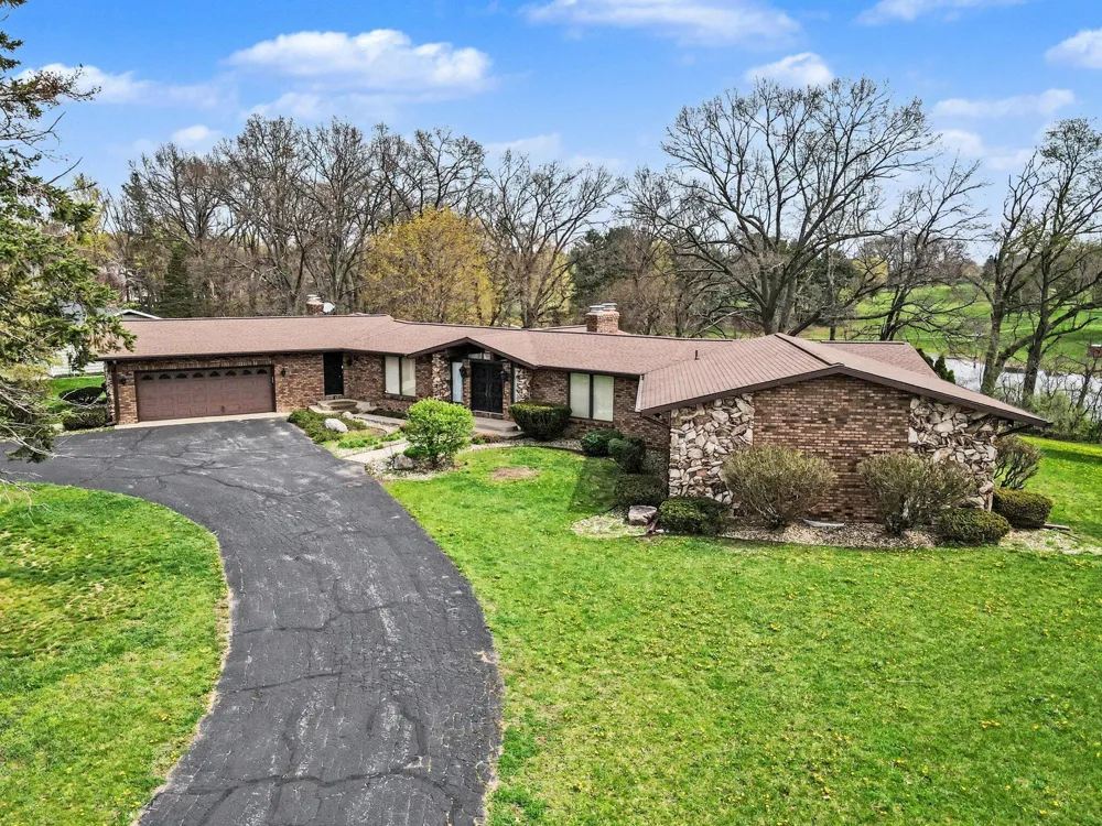 56585 Fairway Drive Paw Paw, MI 49079