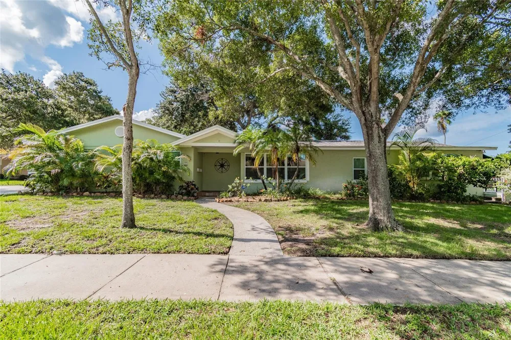 303 WILDWOOD WAY #A Clearwater, FL 33756