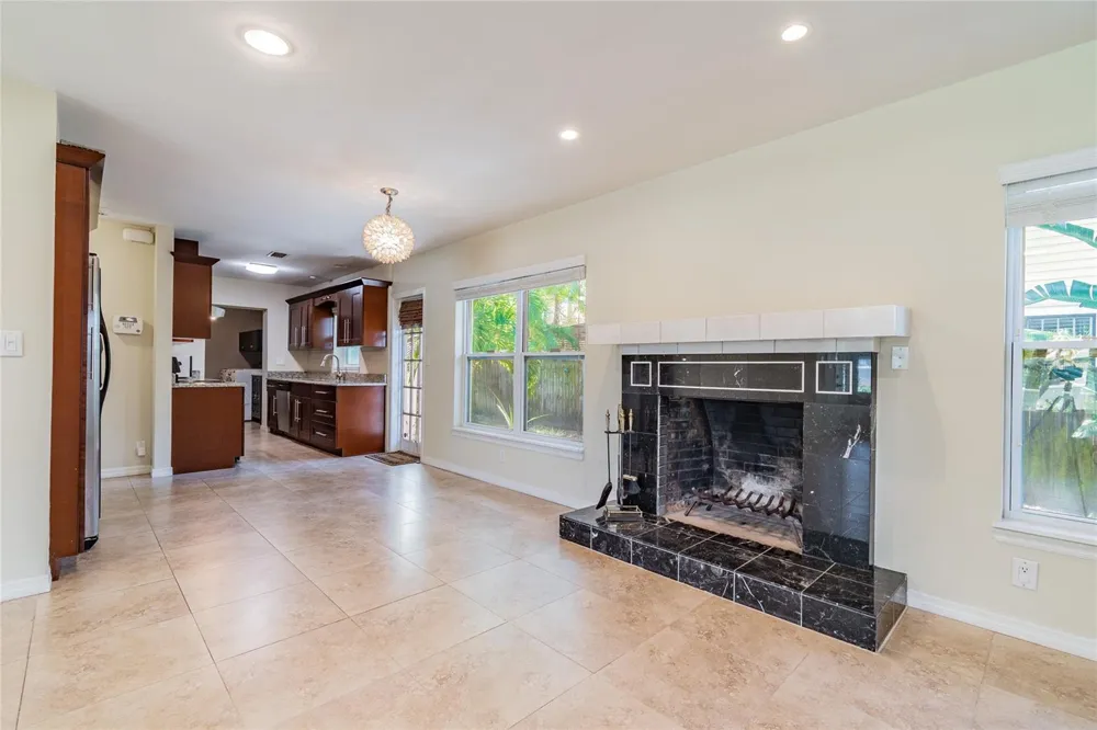 303 WILDWOOD WAY #A Clearwater, FL 33756