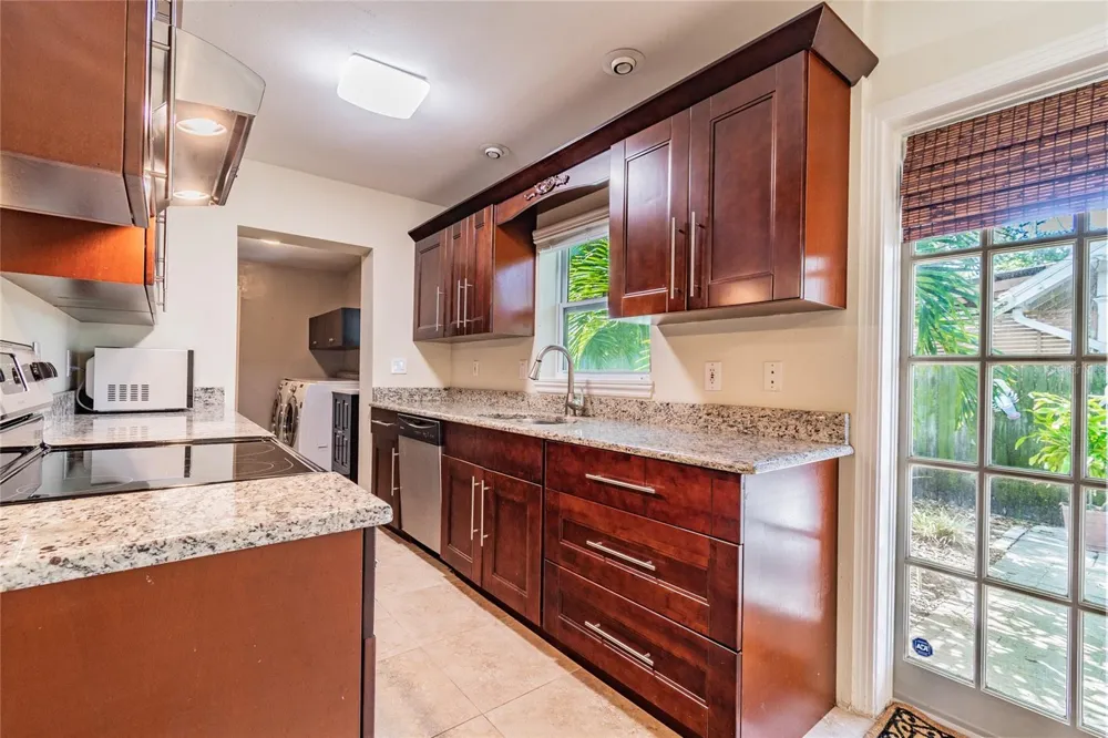 303 WILDWOOD WAY #A Clearwater, FL 33756