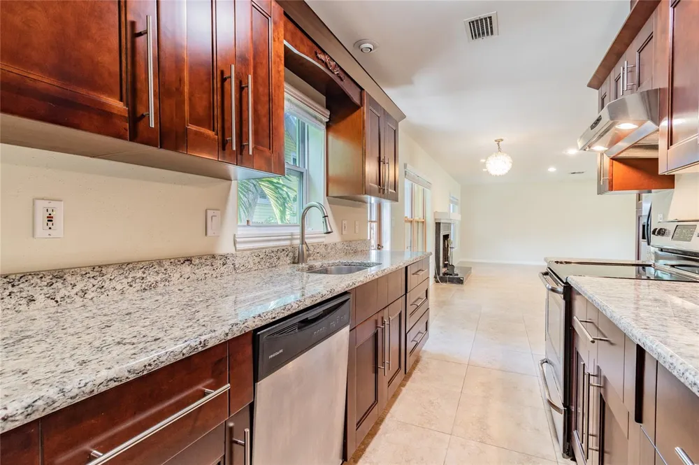 303 WILDWOOD WAY #A Clearwater, FL 33756