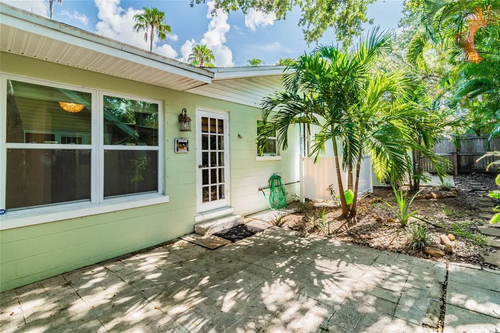 303 WILDWOOD WAY #A Clearwater, FL 33756