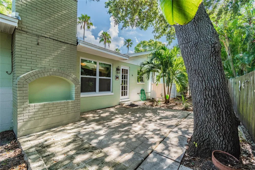 303 WILDWOOD WAY #A Clearwater, FL 33756