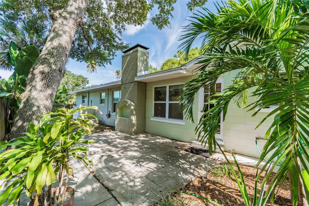 303 WILDWOOD WAY #A Clearwater, FL 33756