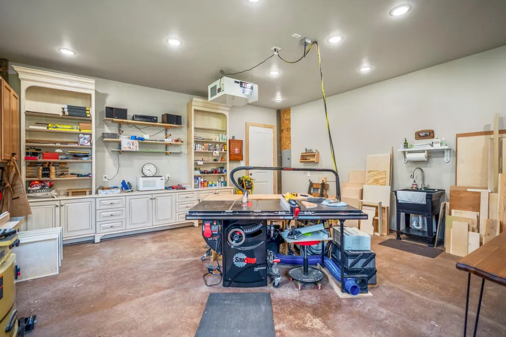 9239 Lake Conroe Drive Conroe, TX 77304