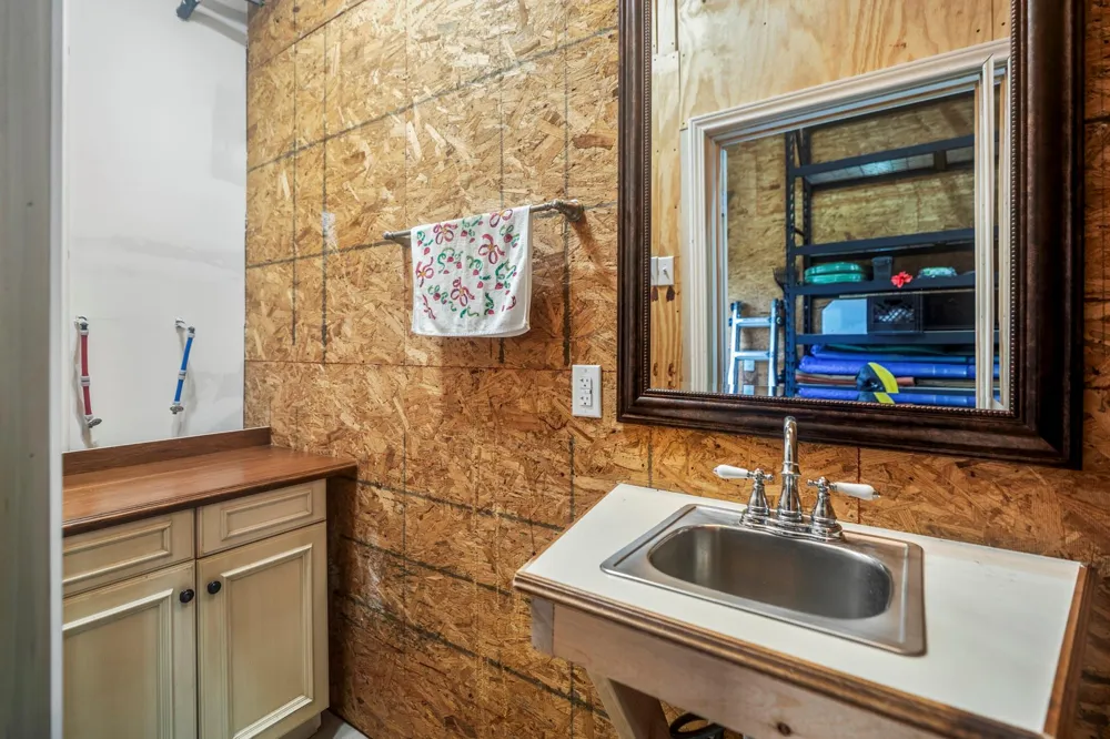 9239 Lake Conroe Drive Conroe, TX 77304