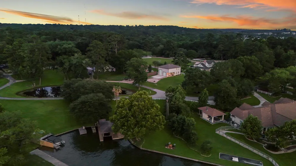 9239 Lake Conroe Drive Conroe, TX 77304
