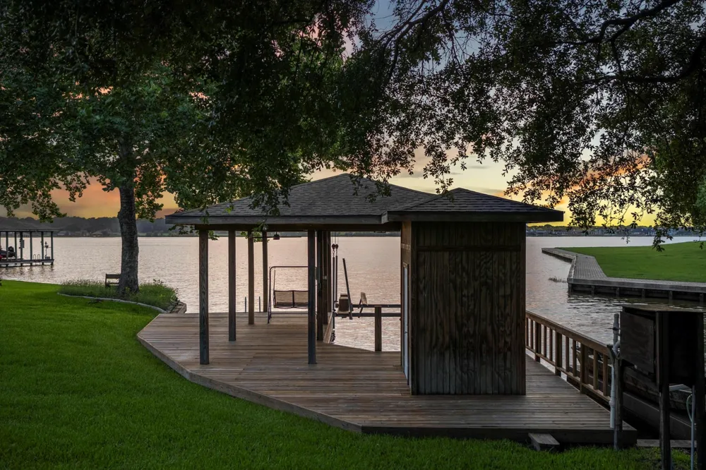 9239 Lake Conroe Drive Conroe, TX 77304