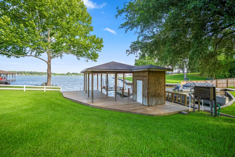 9239 Lake Conroe Drive Conroe, TX 77304