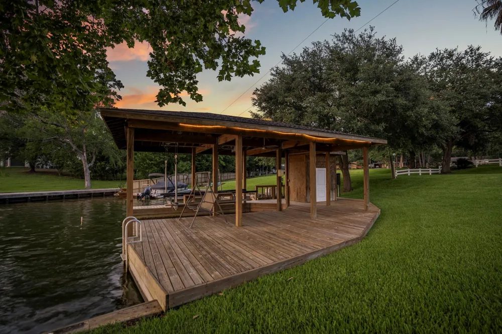 9239 Lake Conroe Drive Conroe, TX 77304