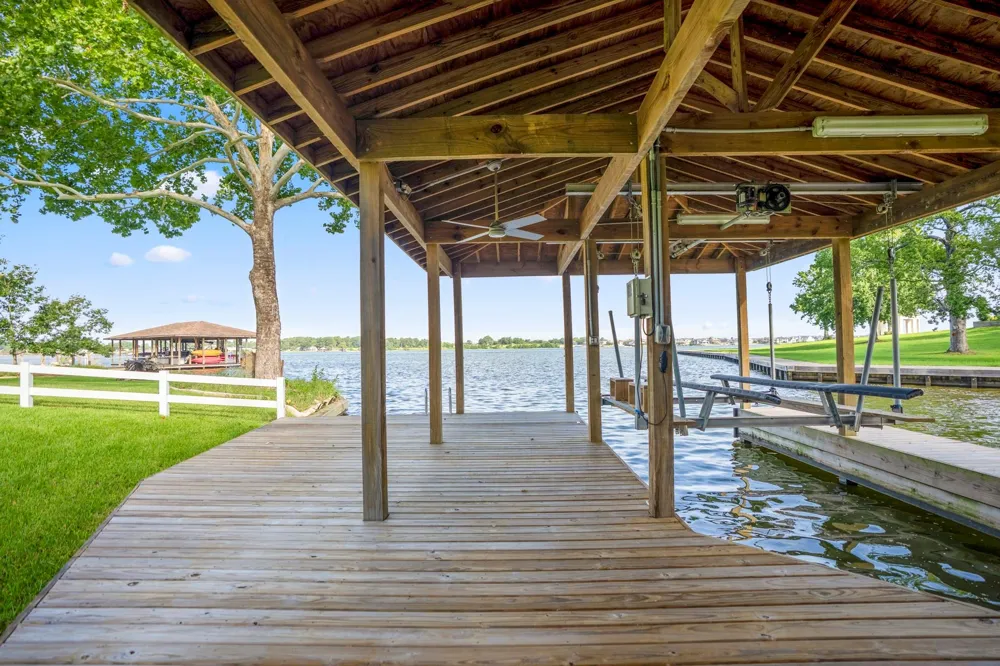 9239 Lake Conroe Drive Conroe, TX 77304