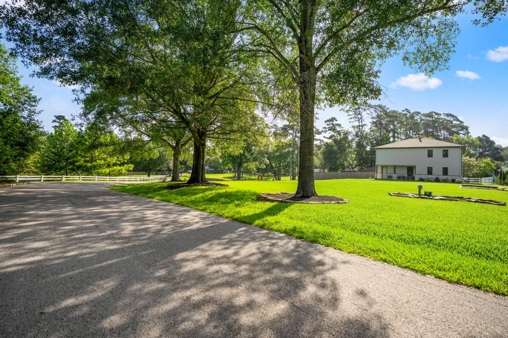 9239 Lake Conroe Drive Conroe, TX 77304