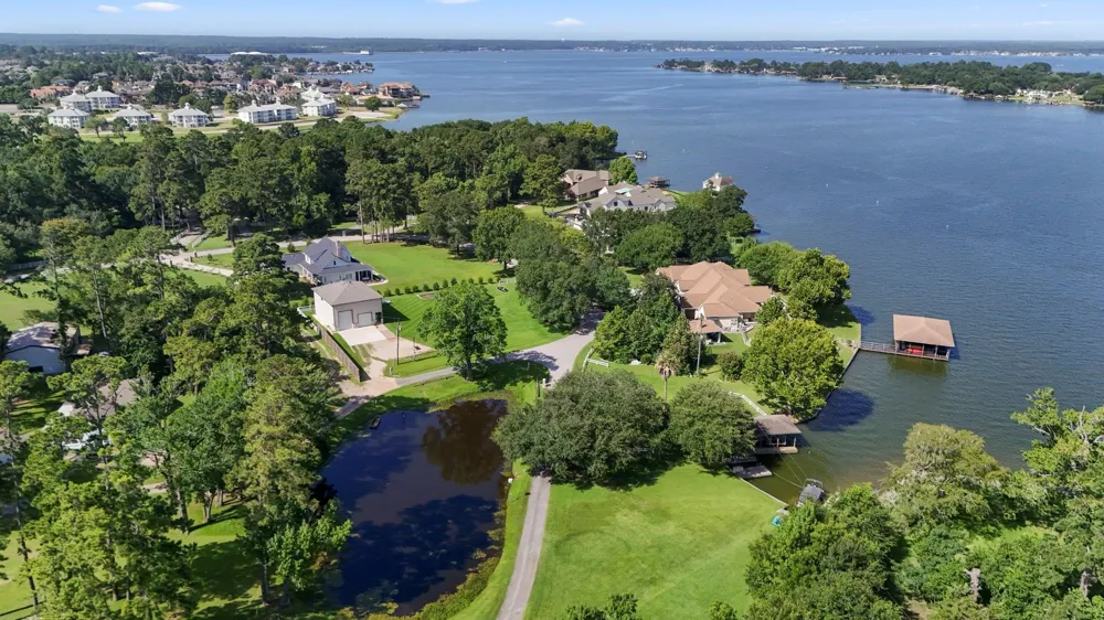 9239 Lake Conroe Drive Conroe, TX 77304