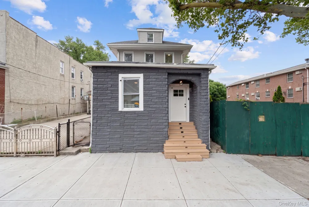 325 Newman Avenue Bronx, NY 10473