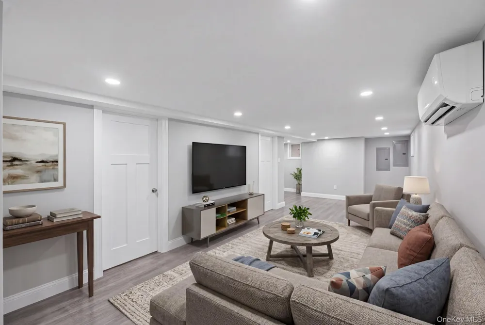 325 Newman Avenue Bronx, NY 10473