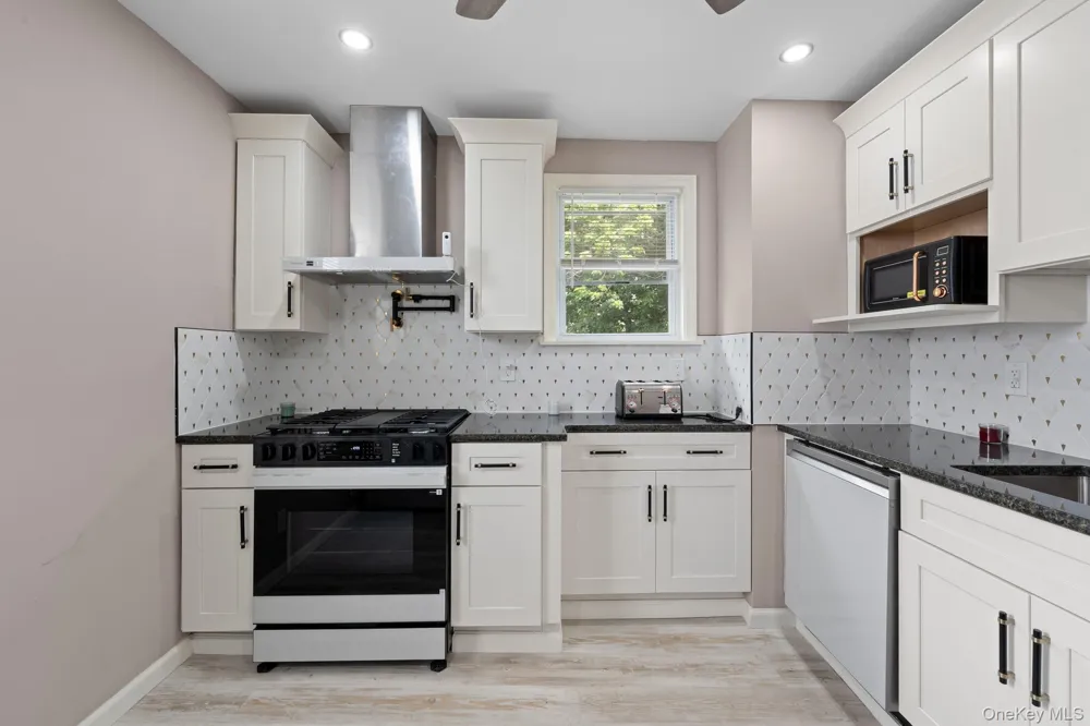 325 Newman Avenue Bronx, NY 10473