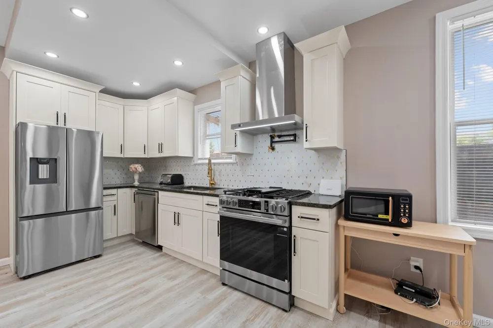 325 Newman Avenue Bronx, NY 10473