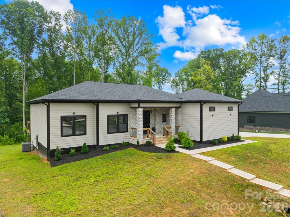 2004 Plain Field Drive Bessemer City, NC 28016
