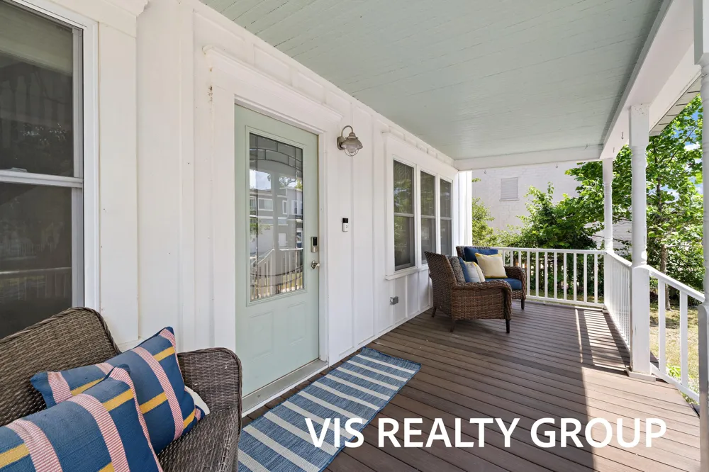 627 Fulton Avenue Grand Haven, MI 49417