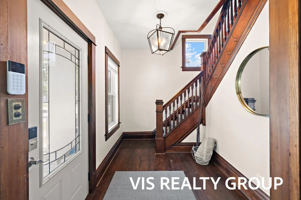 627 Fulton Avenue Grand Haven, MI 49417