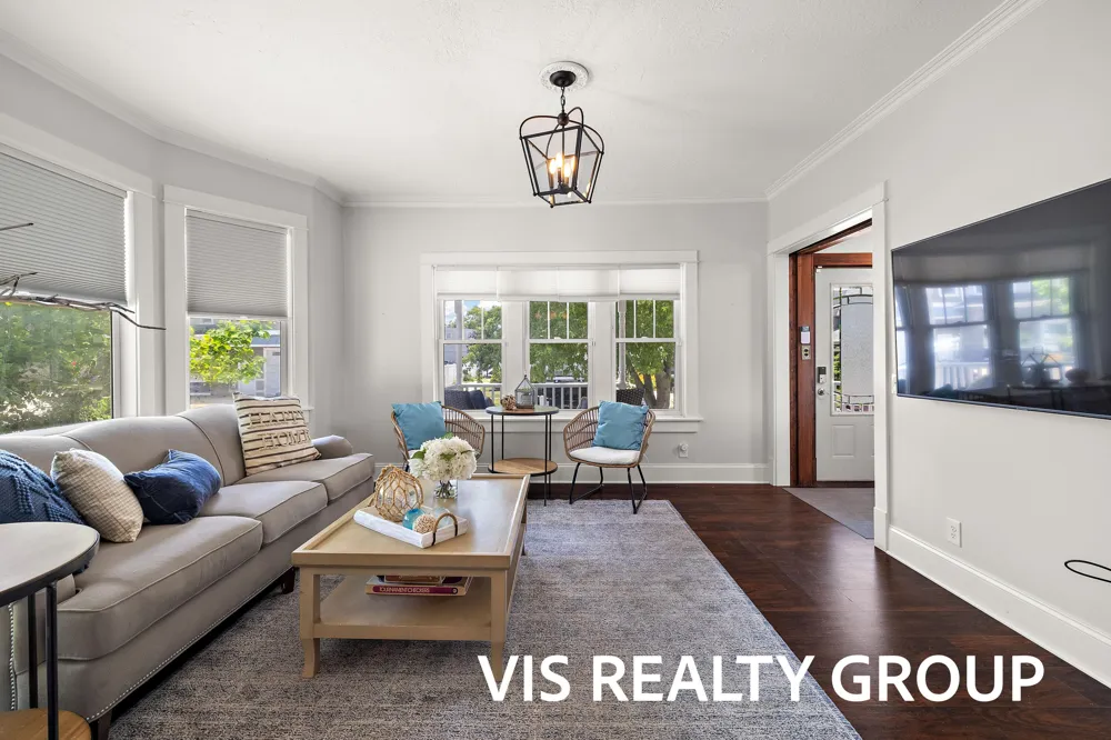 627 Fulton Avenue Grand Haven, MI 49417