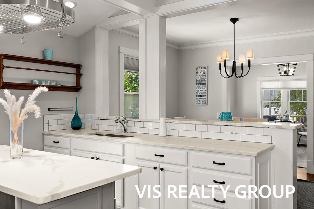 627 Fulton Avenue Grand Haven, MI 49417