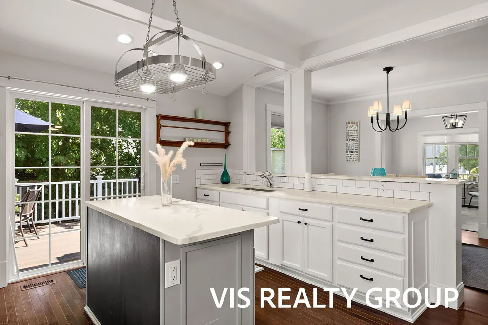 627 Fulton Avenue Grand Haven, MI 49417
