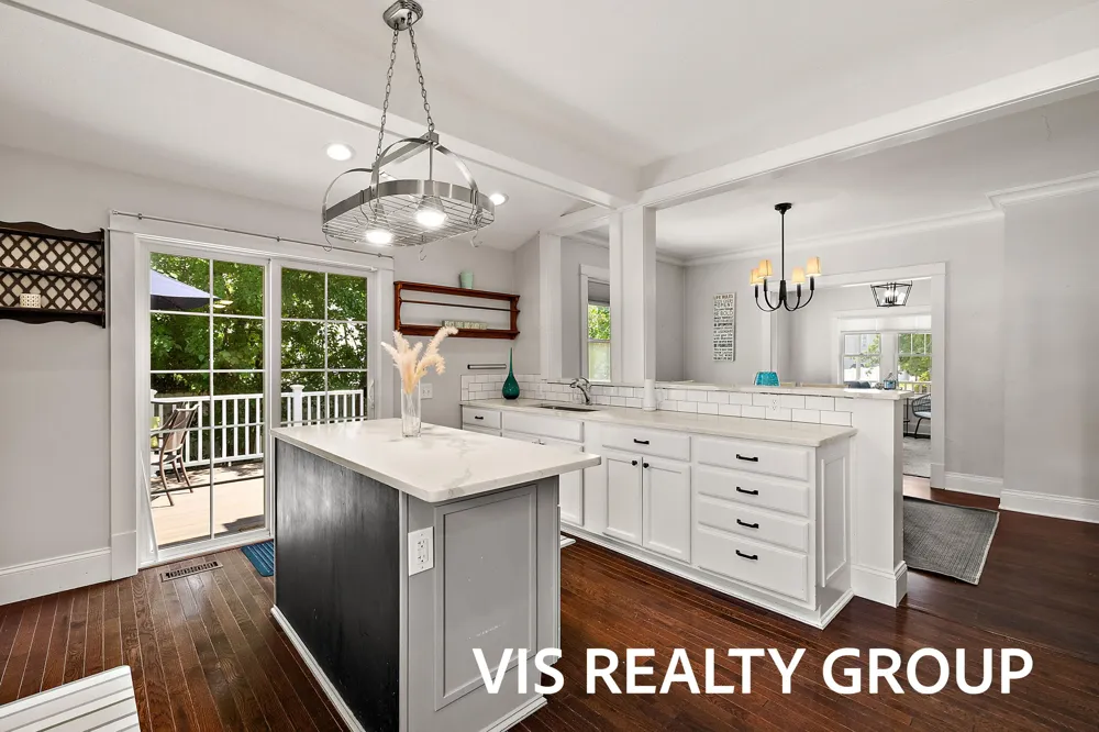 627 Fulton Avenue Grand Haven, MI 49417