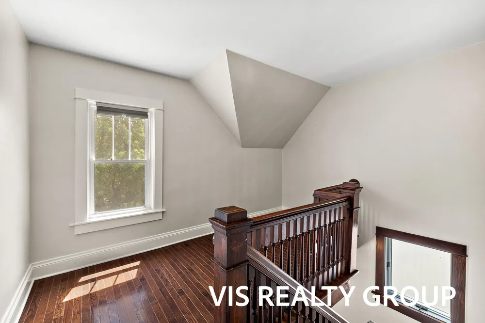 627 Fulton Avenue Grand Haven, MI 49417