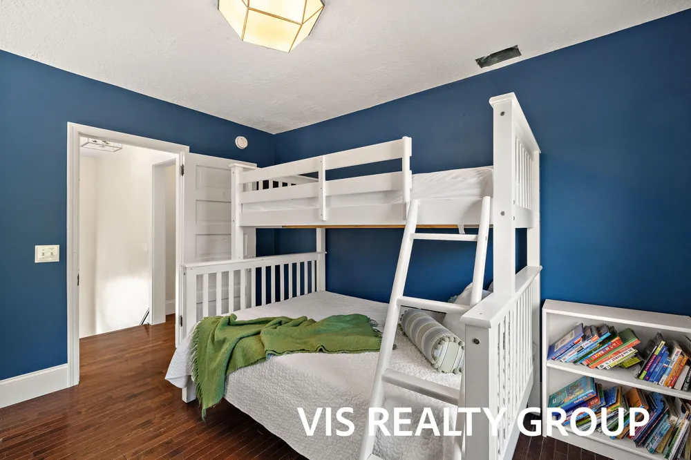 627 Fulton Avenue Grand Haven, MI 49417