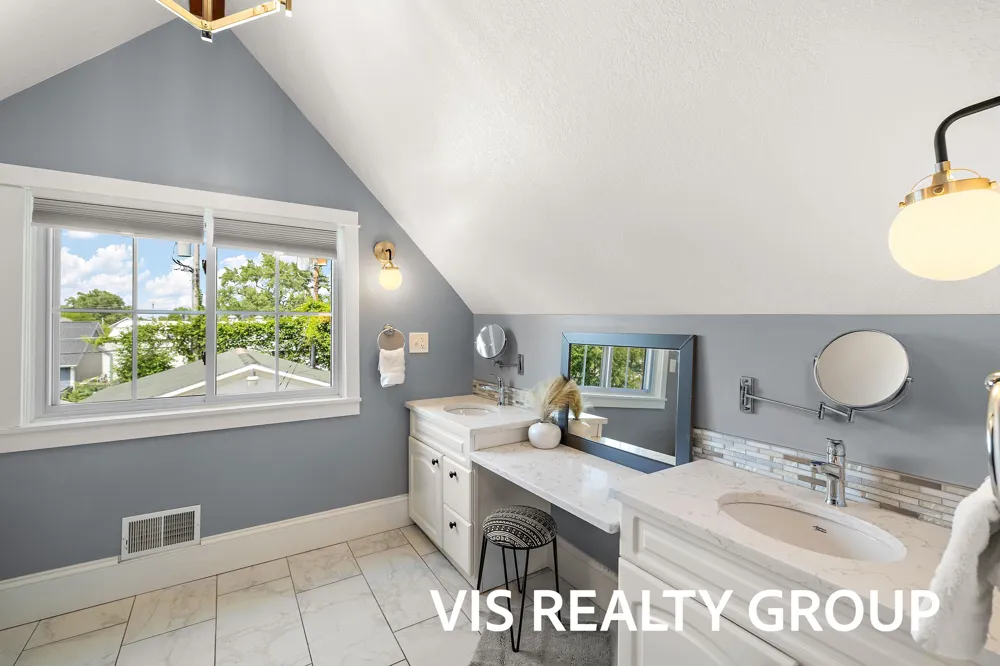627 Fulton Avenue Grand Haven, MI 49417
