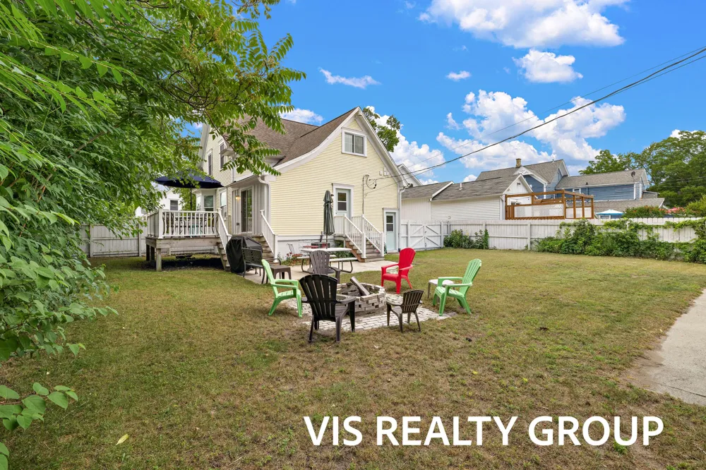 627 Fulton Avenue Grand Haven, MI 49417