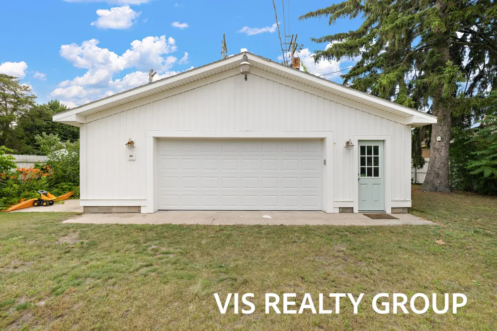 627 Fulton Avenue Grand Haven, MI 49417