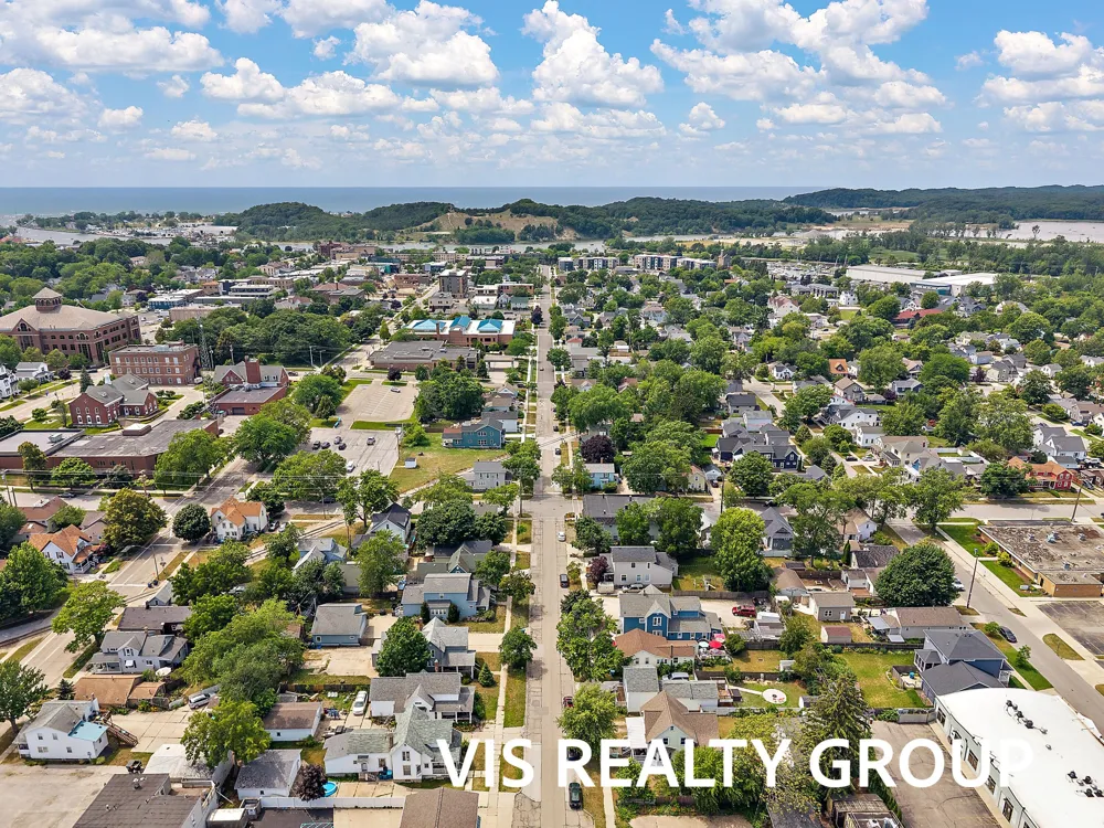 627 Fulton Avenue Grand Haven, MI 49417