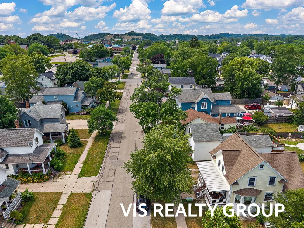 627 Fulton Avenue Grand Haven, MI 49417