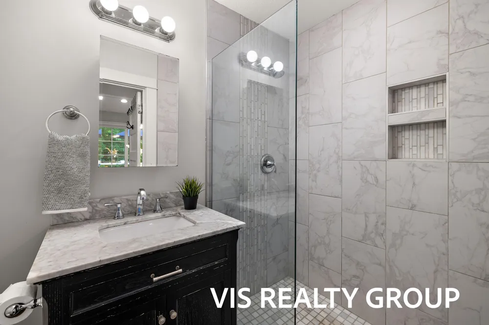627 Fulton Avenue Grand Haven, MI 49417